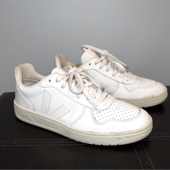 Veja V-10 Low-Top Sneakers in Extra White - Picture 2 of 7